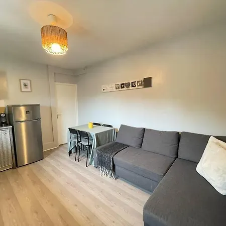 Tivoli, Trouville, 2min *